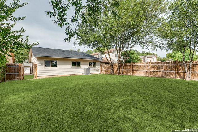 9434 Valley Rock, San Antonio, TX 78250