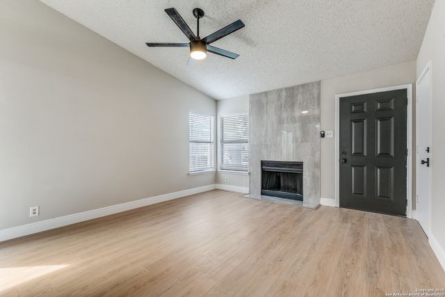 9434 Valley Rock, San Antonio, TX 78250