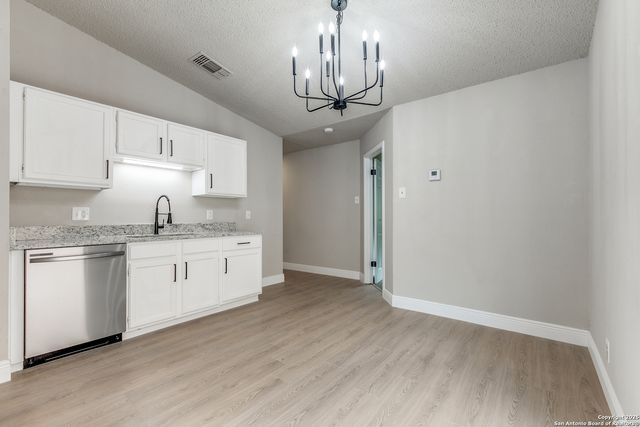 9434 Valley Rock, San Antonio, TX 78250