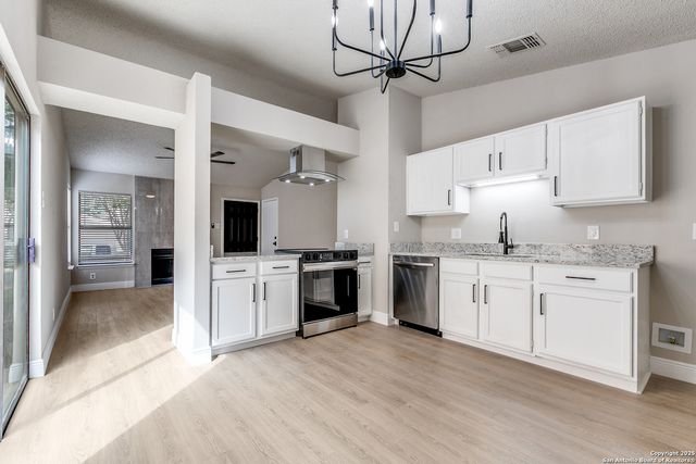 9434 Valley Rock, San Antonio, TX 78250