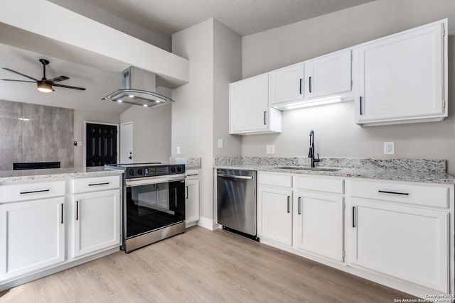 9434 Valley Rock, San Antonio, TX 78250