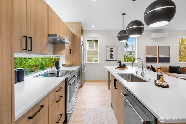 926 NW 58th Street, Seattle, WA 98107