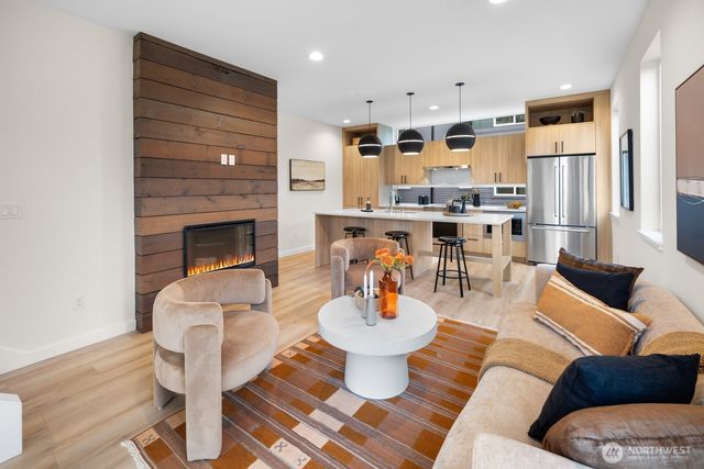 926 NW 58th Street, Seattle, WA 98107