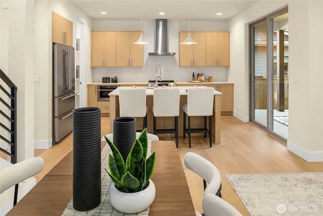13121 NE 103rd Place, Kirkland, WA 98033