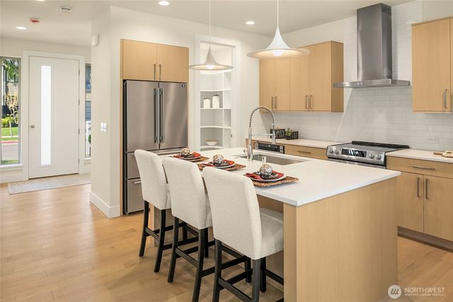 13121 NE 103rd Place, Kirkland, WA 98033