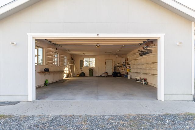 8104 Prairie Dog Drive, Bonanza, OR 97623