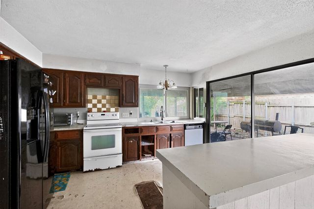 1801 Plantation Road, Garland, TX 75044