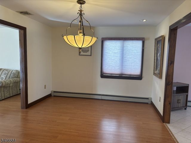 18 Mountainview Dr, Clifton City, NJ 07013