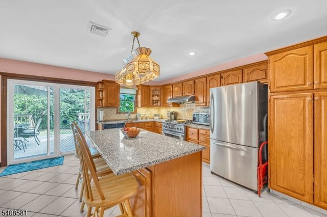 18 Mountainview Dr, Clifton City, NJ 07013