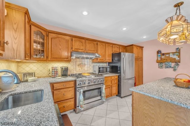 18 Mountainview Dr, Clifton City, NJ 07013