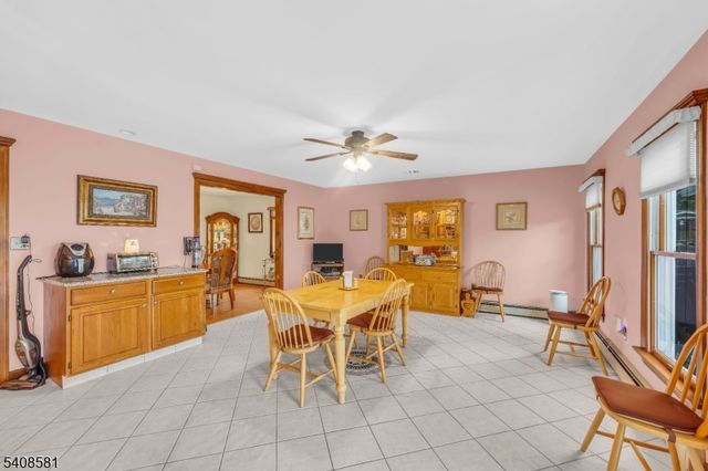 18 Mountainview Dr, Clifton City, NJ 07013