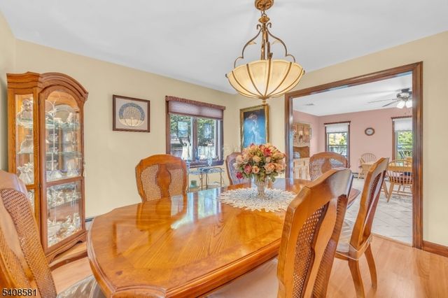 18 Mountainview Dr, Clifton City, NJ 07013