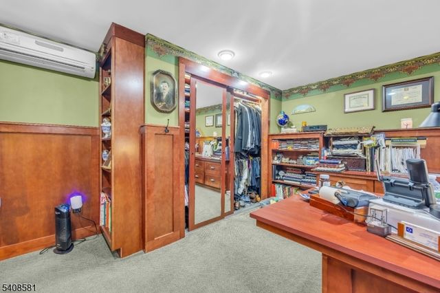 18 Mountainview Dr, Clifton City, NJ 07013