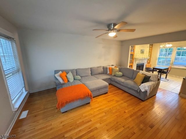 10 Mochen Ct, Sayreville Boro, NJ 08872