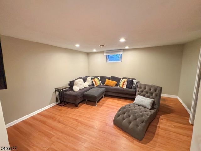 10 Mochen Ct, Sayreville Boro, NJ 08872