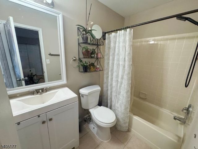 10 Mochen Ct, Sayreville Boro, NJ 08872