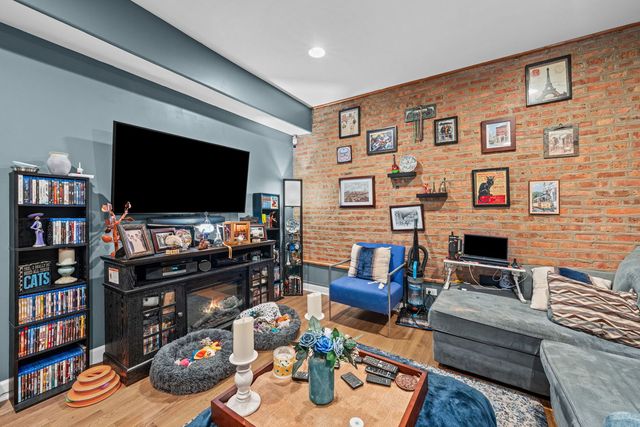 1654 W FARWELL Avenue GJ, Chicago, IL 60626