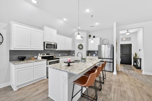 136 Gleeson Drive, Red Oak, TX 75154