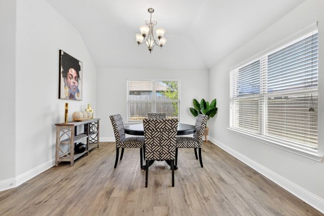 136 Gleeson Drive, Red Oak, TX 75154