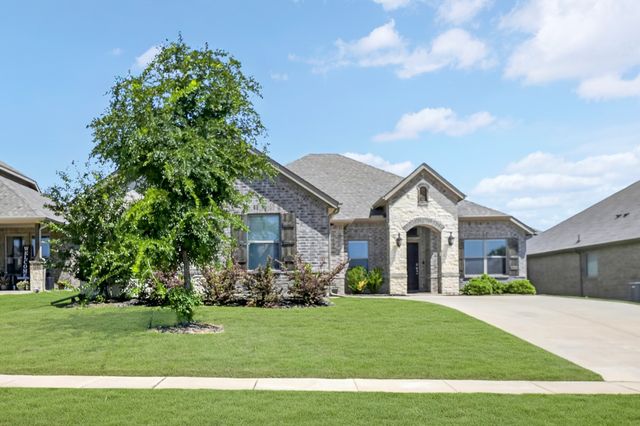 136 Gleeson Drive, Red Oak, TX 75154