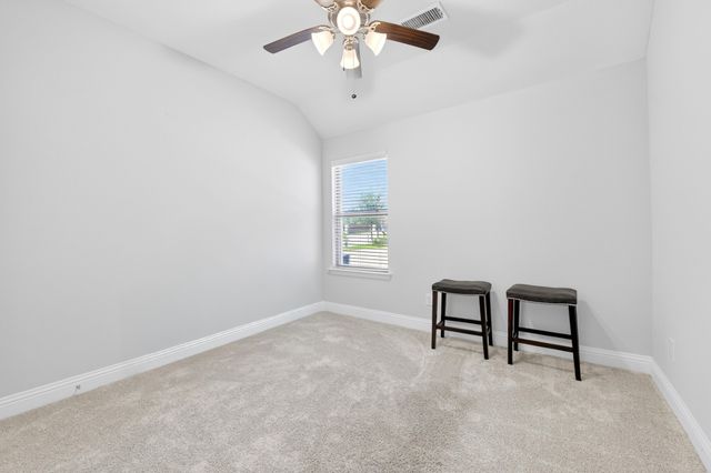 136 Gleeson Drive, Red Oak, TX 75154