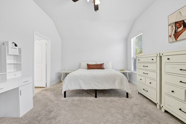 136 Gleeson Drive, Red Oak, TX 75154