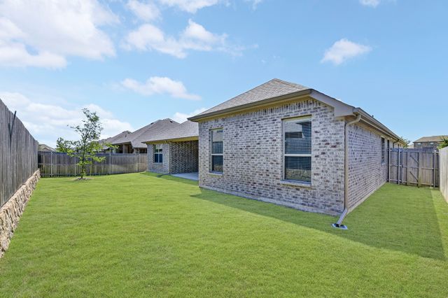 136 Gleeson Drive, Red Oak, TX 75154