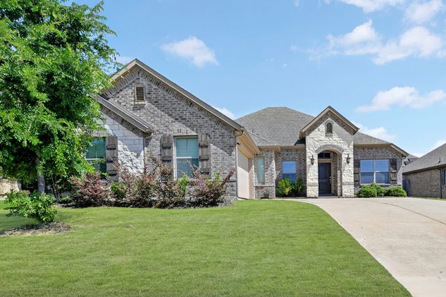 136 Gleeson Drive, Red Oak, TX 75154