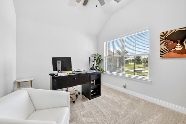 136 Gleeson Drive, Red Oak, TX 75154