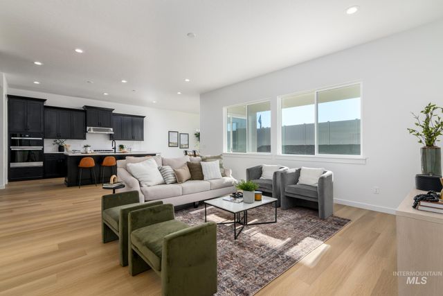 313 Crafts St, Caldwell, ID 83607