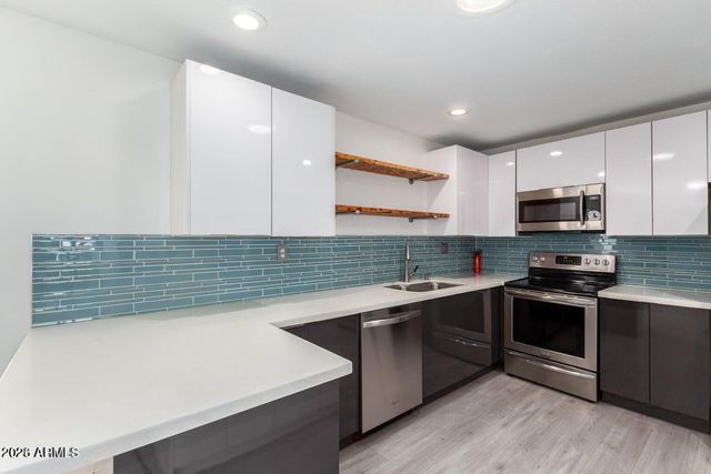 3329 E PALM Lane, Phoenix, AZ 85008