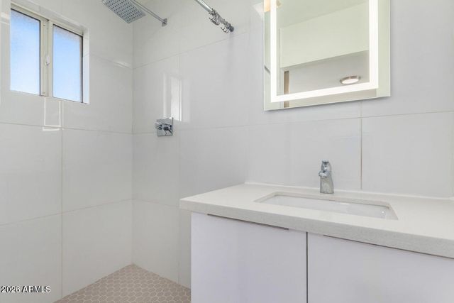 3329 E PALM Lane, Phoenix, AZ 85008