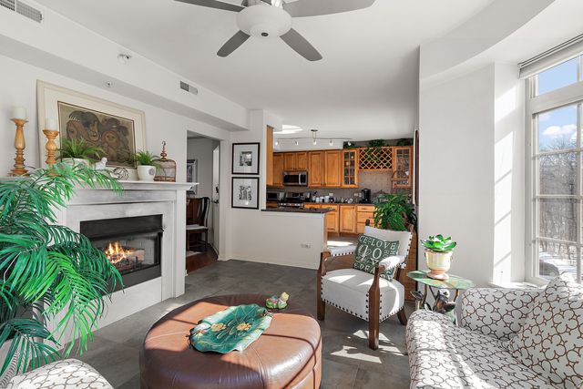 425 Benjamin Drive 403, Vernon Hills, IL 60061