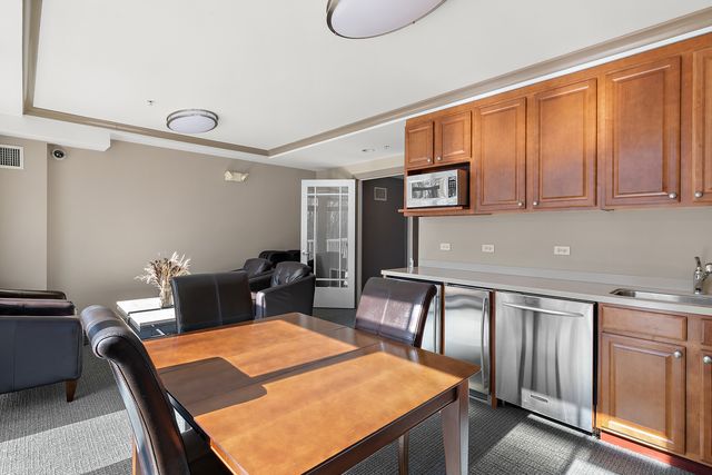 425 Benjamin Drive 403, Vernon Hills, IL 60061