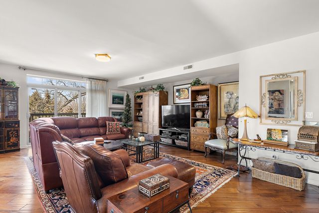 425 Benjamin Drive 403, Vernon Hills, IL 60061