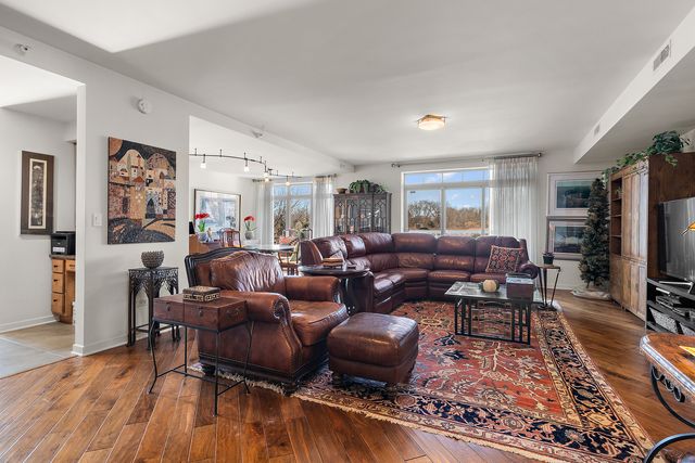 425 Benjamin Drive 403, Vernon Hills, IL 60061