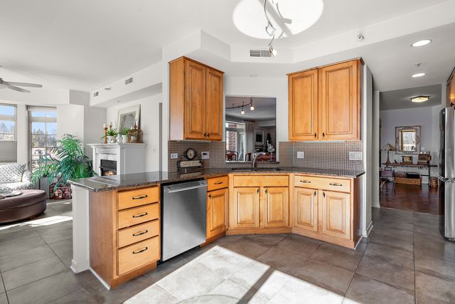 425 Benjamin Drive 403, Vernon Hills, IL 60061