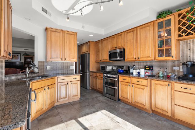 425 Benjamin Drive 403, Vernon Hills, IL 60061