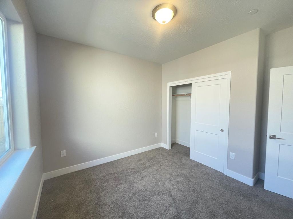 Image 10 of property listing at 16249 W David Ave, Kerman, CA 93630