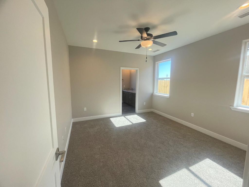 Image 5 of property listing at 16249 W David Ave, Kerman, CA 93630