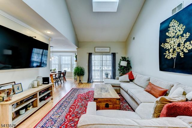 58 Pasture Ct, Roxbury Twp., NJ 07852