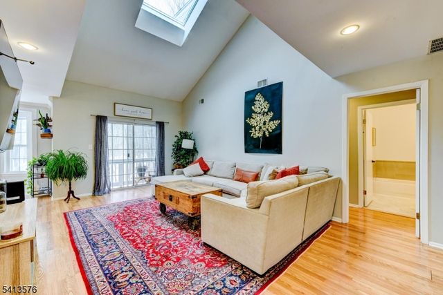 58 Pasture Ct, Roxbury Twp., NJ 07852