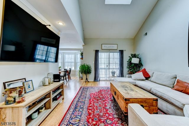 58 Pasture Ct, Roxbury Twp., NJ 07852