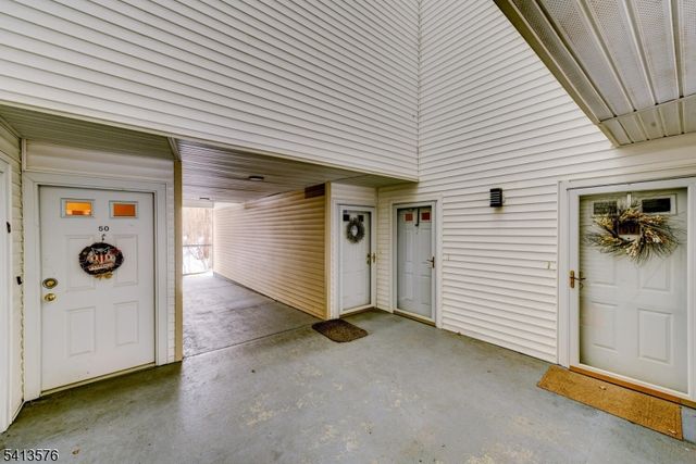 58 Pasture Ct, Roxbury Twp., NJ 07852