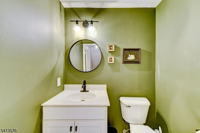 58 Pasture Ct, Roxbury Twp., NJ 07852