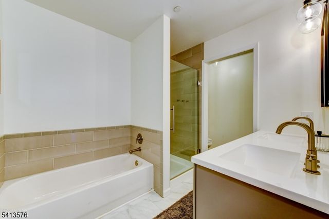 58 Pasture Ct, Roxbury Twp., NJ 07852