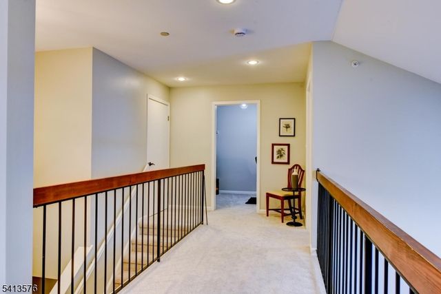 58 Pasture Ct, Roxbury Twp., NJ 07852