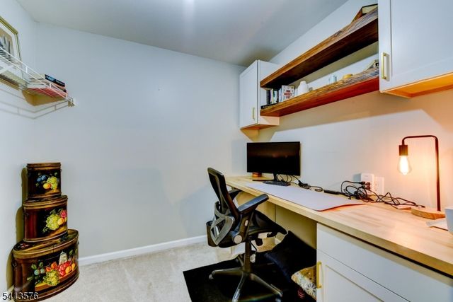 58 Pasture Ct, Roxbury Twp., NJ 07852