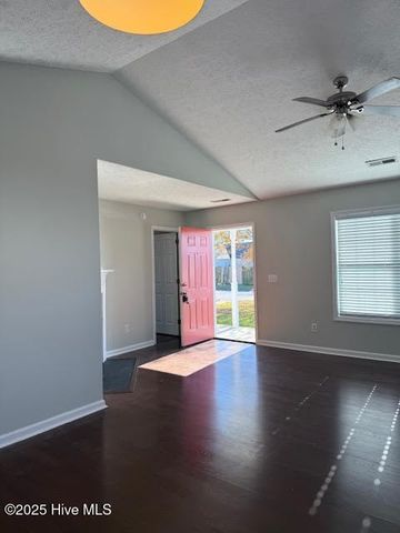 6917 Alamosa Drive, Wilmington, NC 28411