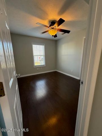 6917 Alamosa Drive, Wilmington, NC 28411